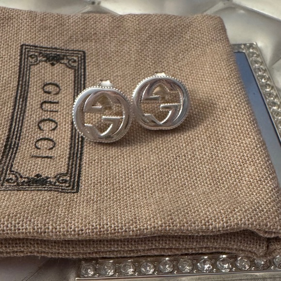 Authentic GUCCI Silver Interlocking-G Stud Earrings - Picture 3 of 11